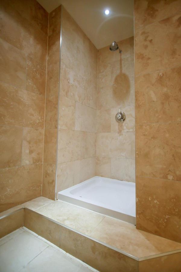 Mitton Hall Hotel كليثروي الغرفة الصورة